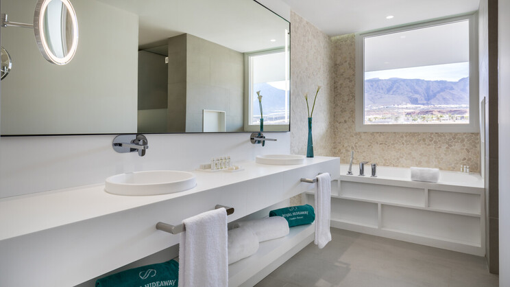 Royal Hideaway Corales Suites